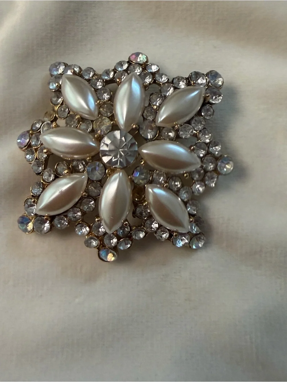 Vintage Pearl and Crystal Floral Brooch - Elegant Ivory and Gold